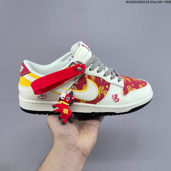 NIKE DUNK LOW RETRO "DIY" – LIMITED-EDITION LOW-TOP CASUAL ATHLETIC SHOE FEATURING AN EXCLUSIVE DISTILLATION PROCESS THAT DELIVERS SUPERIOR VISUAL APPEAL AND FOOT COMFORT.