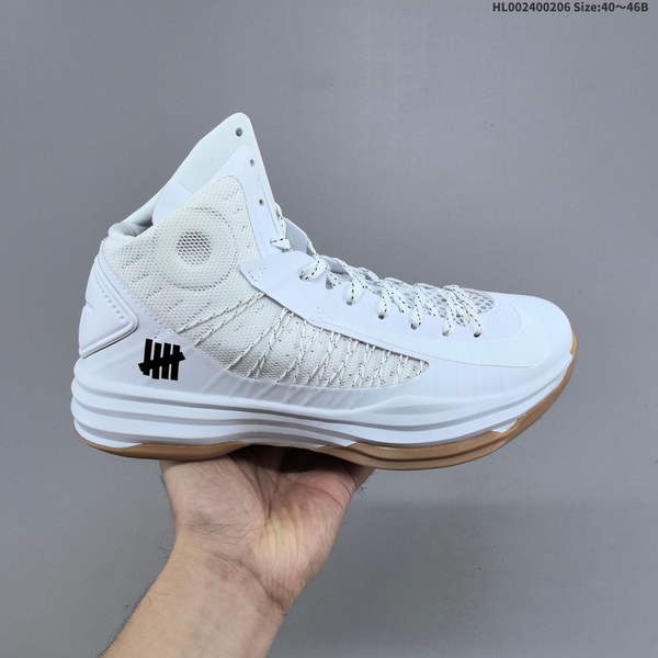UNDEFEATED X NIKE HYPERDUNK 2012 – NIKE HD2012 HIGH-TOP BASKETBALL SHOE WITH WHITE RUBBER SOLE, ROUND TOE DESIGN, LACING SYSTEM FOR ENHANCED GRIP, ANTI-SLIP PROPERTIES, WEAR RESISTANCE, AND BREATHABILITY.