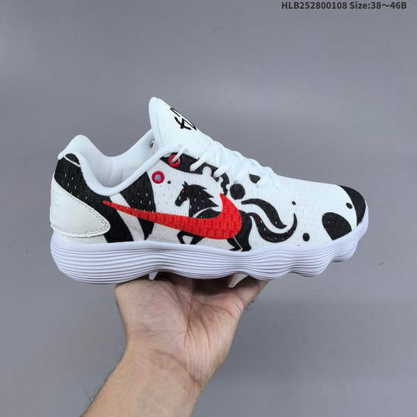EXCLUSIVE TO YEAR OF HORSE: THESE COMBAT BOOTS ARE A STUNNING ADDITION TO ANY SPORTS COURT – THEY'RE SIMPLY ICONIC! WHEN TRADITIONAL CHINESE HORSE PATTERNS MEET STREET-STYLE ATHLETIC DESIGN, THESE BOOTS PERFECTLY CAPTURE FESTIVE SPIRIT OF NEW YEAR!
