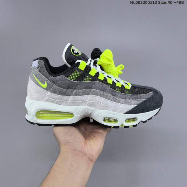 NIKE AIR MAX 95 BIG BUBBLE OG REVERES NEON – A LOW-TOP MODEL FEATURING A RETRO-INSPIRED DESIGN IN BLACK, GRAY, AND GREEN COLORS. IT OFFERS COMFORT, VERSATILITY, EXCELLENT SLIP RESISTANCE, AND DURABILITY.