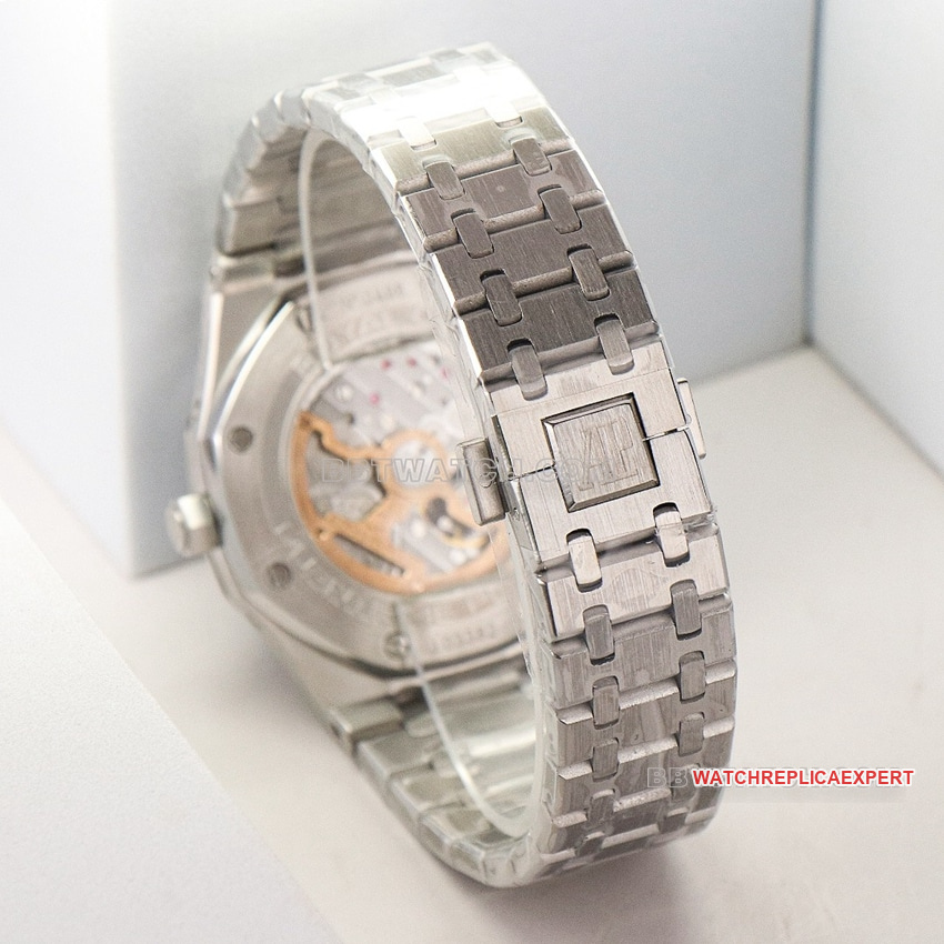 Audemars PiguetRoyal Oak1:1super cloneblue dial perpetual calendar 26574STbraceletlive photos