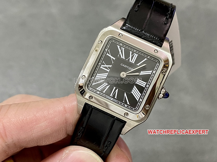 F1 factory Cartier Santos top-tier replicablack dial trumpet front live photo