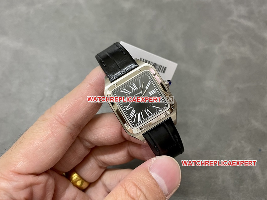 F1 factory Cartier Santos top-tier replicablack dial trumpet front live photo