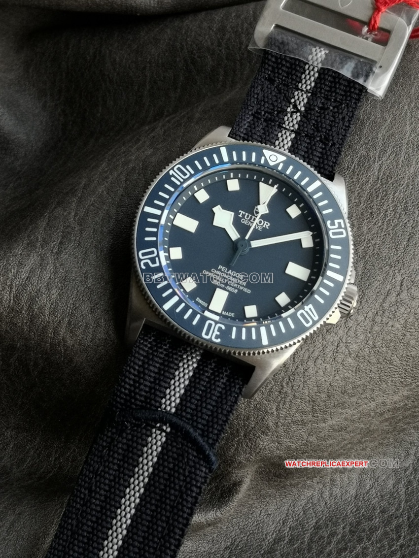 M+ Factory Tudor Leader Submarine Top Blue Plate M25707B/23-0001 Front View