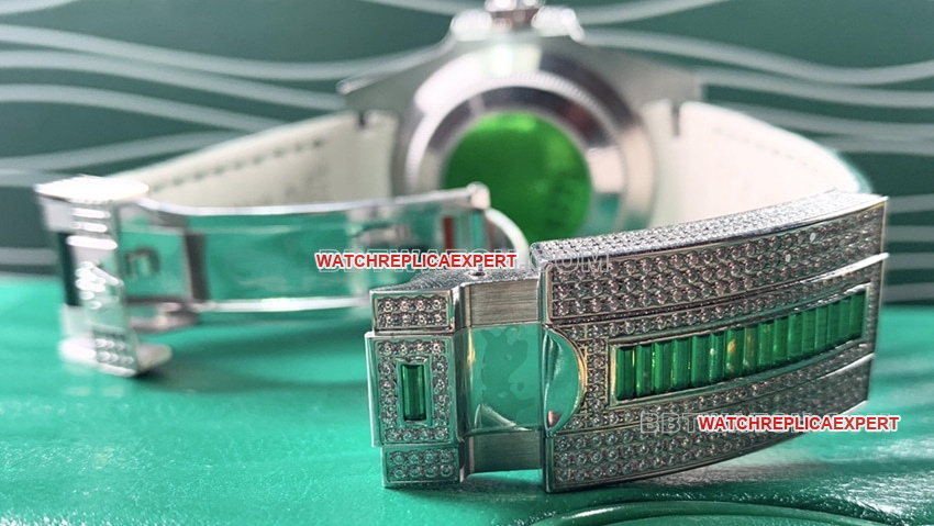 Rolex Submariner top-tier replicagreen dialdiamond bezelleather strap model clasplive photos