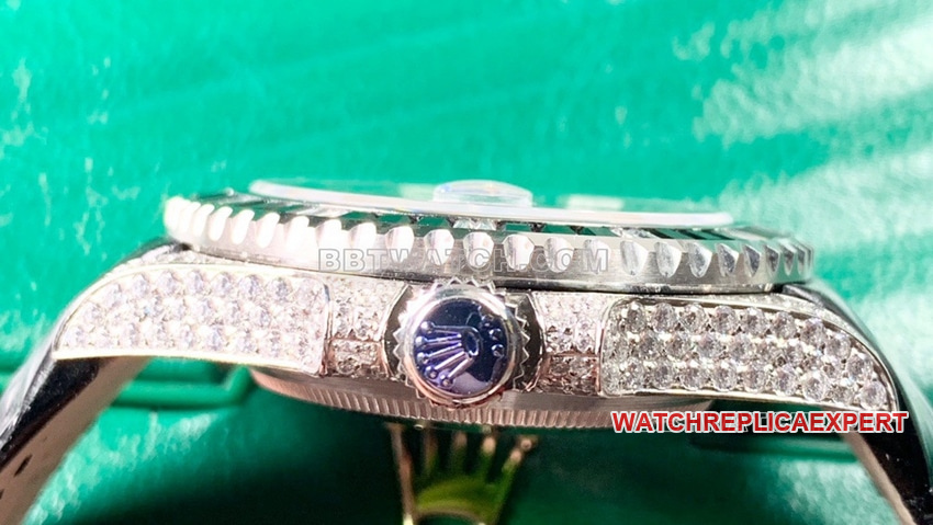 RolexSubmariner1:1super cloneblack dialdiamond bezelleather strap side live photo