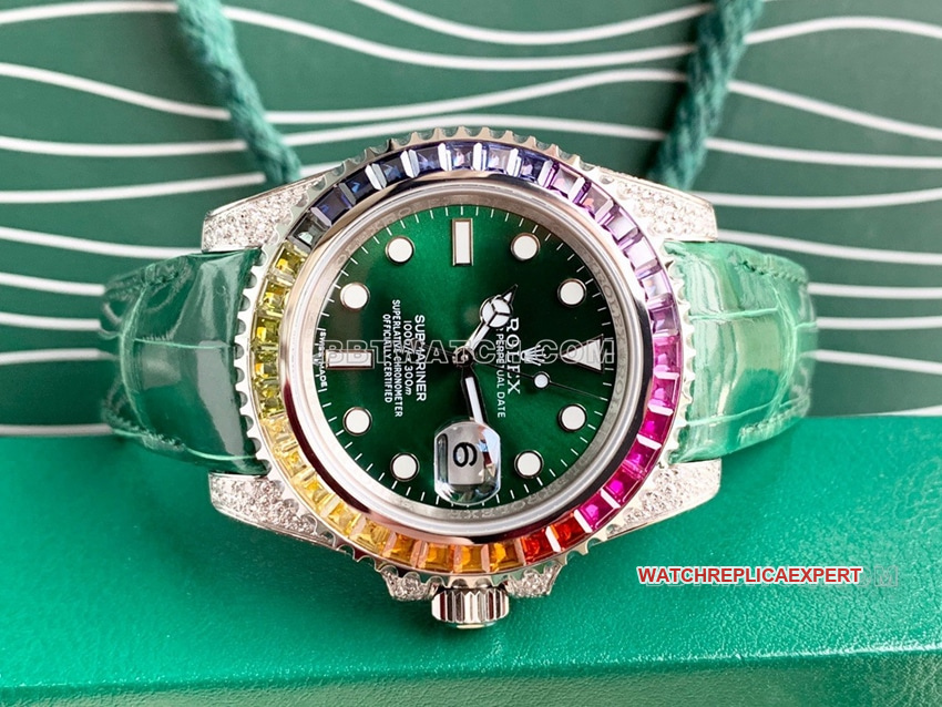 RolexSubmariner1:1super clonegreen dial rainbow diamond bezelleather strap front live photo
