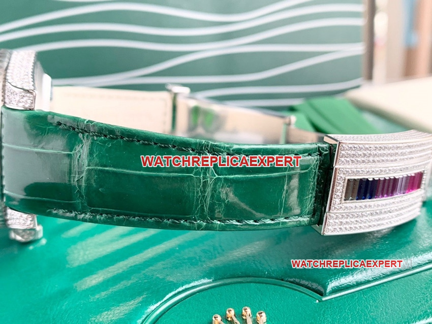 RolexSubmariner1:1super clonegreen dial rainbow diamond bezelleather strap braceletlive photos
