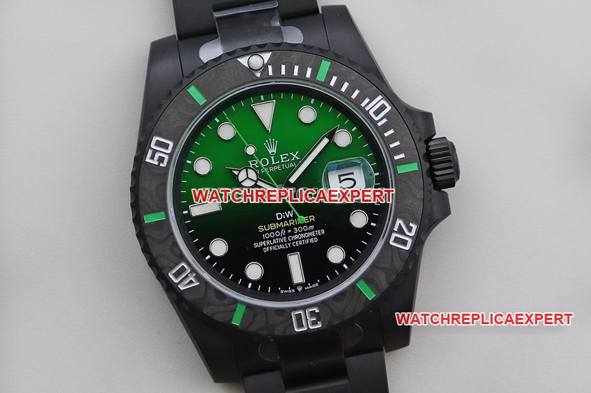 VS FactoryRolexSubmariner1:1top-tier gradient green dial carbon fiber steel bracelet front live photo