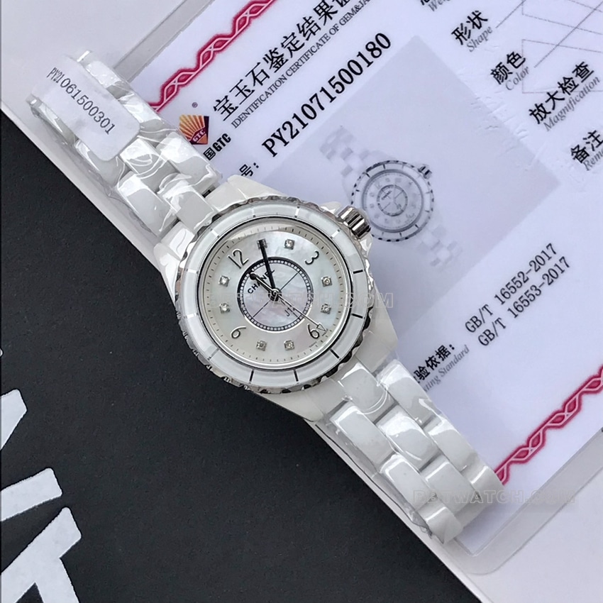 ChanelJ12super white mother of pearl plate 29mmquartzH2570front live photo