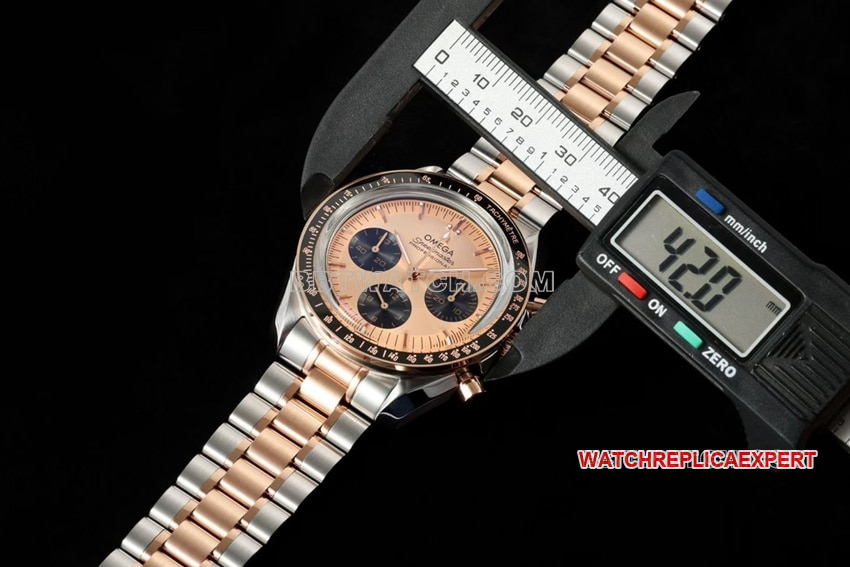 Omega Speedmaster pink gold plate gold steel bracelet model 310.20.42.50.99.001front live photo