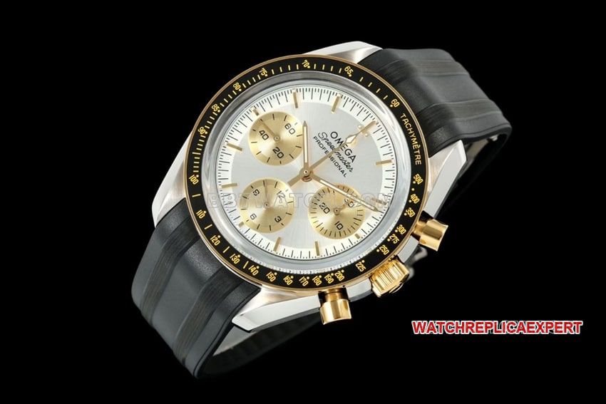 Omega Speedmaster top-tier 1:1super clonesilver dial rubber model 310.20.42.50.02.001front live photo