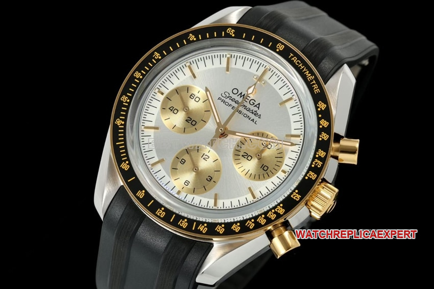 Omega Speedmaster top-tier 1:1super clonesilver dial rubber model 310.20.42.50.02.001front live photo
