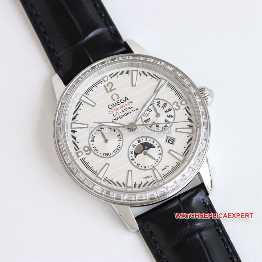 OmegaSeamastertop-tier 1:1high-quality white black dialleather strap model 210.30.42.20.01.021front live photo