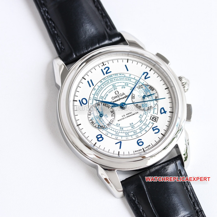 Omega Speedmaster top-tier 1:1super clonewhite dialleather strap model 332.10.41.51.01.021front live photo