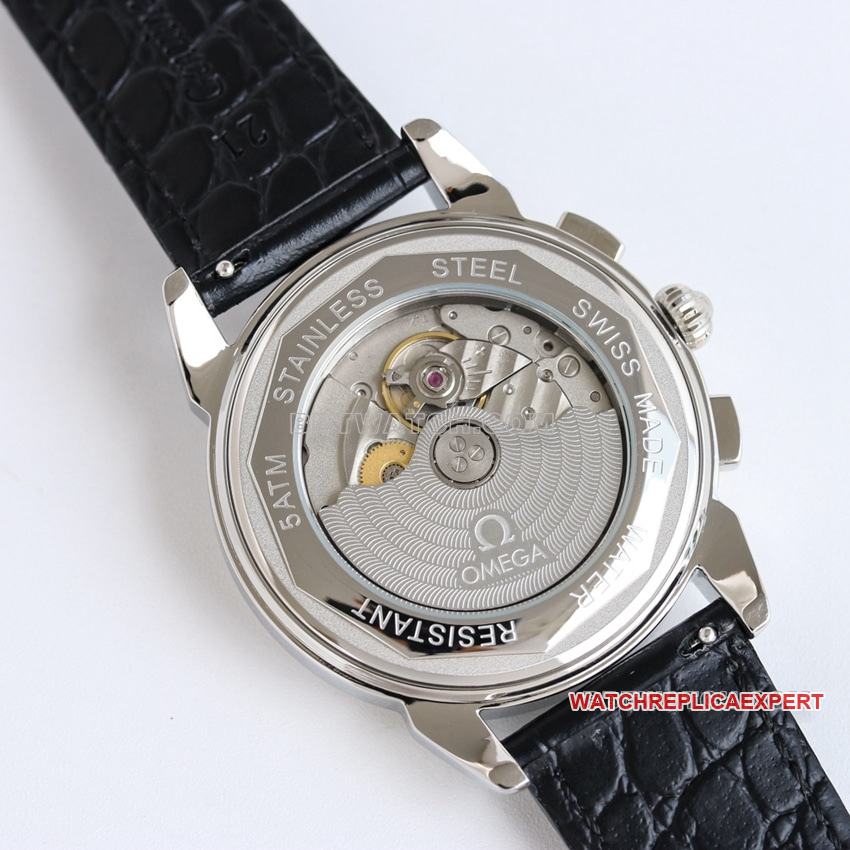 Omega Speedmaster top-tier 1:1super clonewhite dialleather strap model 332.10.41.51.01.021caseback live photo