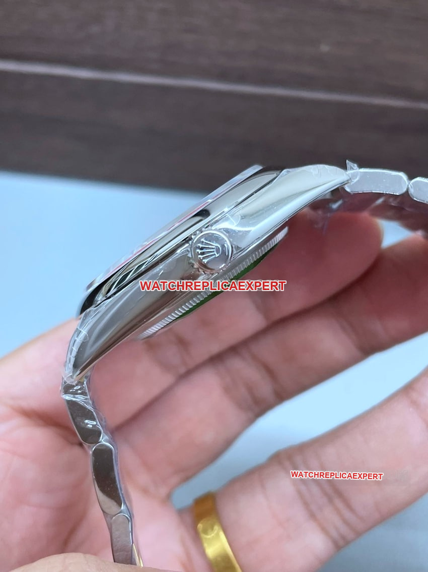 VS Factory Rolex Oyster Perpetual Super A 2024 New 41mm Red Dial m124300-0007 Side View Real Shot