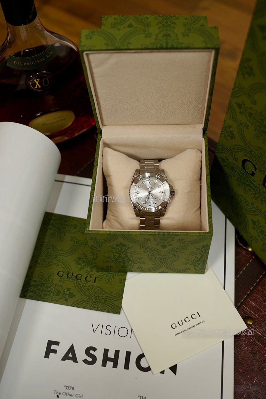Gucci top-tier replica2024 new silver white dialsteel bracelet model YA136354front live photo