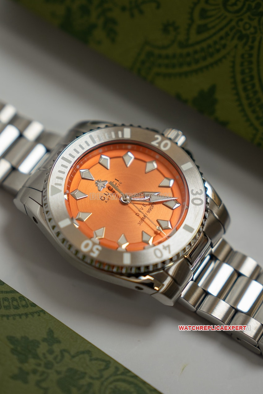 Gucci top-tier 1:1high-quality replica2024 new orange plate steel bracelet model YA136355front live photo
