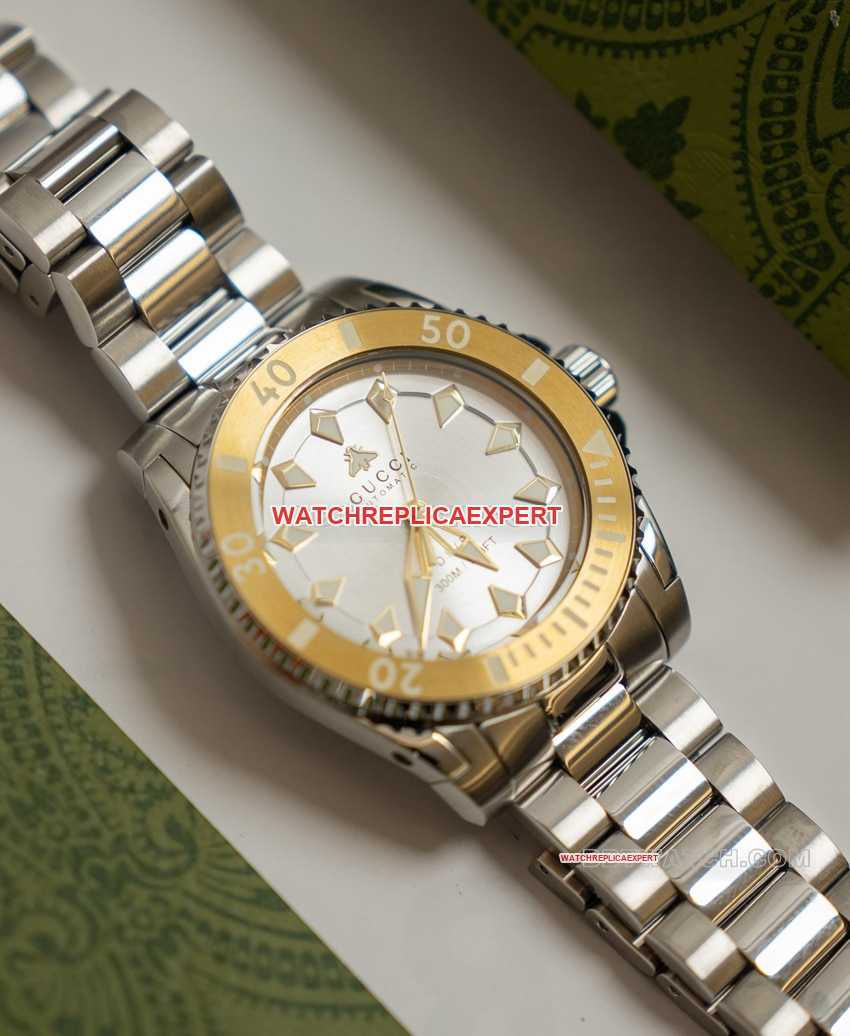 Gucci top-tier 1:1super clone2024 new silver white dial gold-plated steel bracelet model YA136357front live photo
