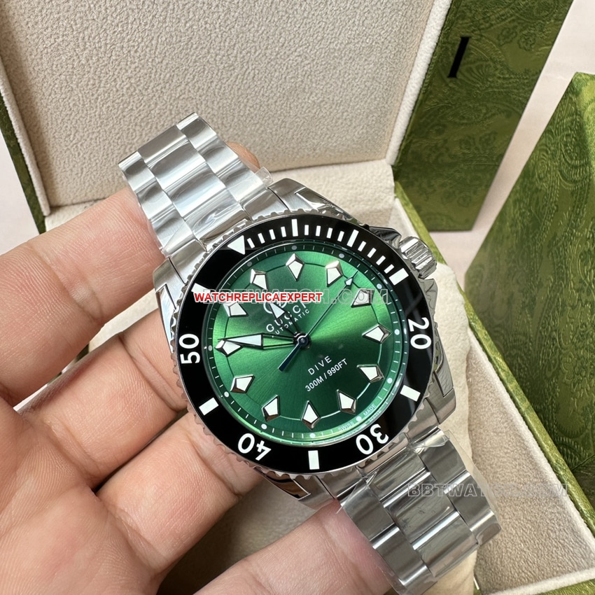 Gucci top-tier replica2024 new green dialsteel bracelet model YA136363front live photo
