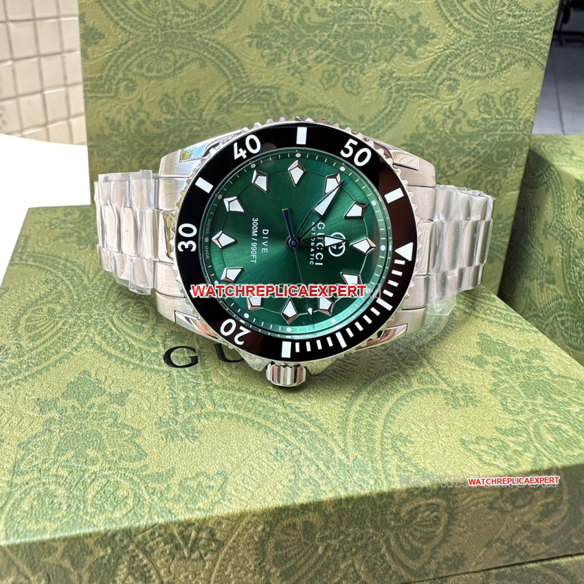 Gucci top-tier replica2024 new green dialsteel bracelet model YA136363front live photo