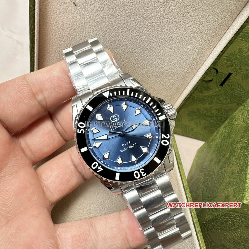 Gucci 1:1super clone2024 new blue dialsteel bracelet model YA136362front live photo