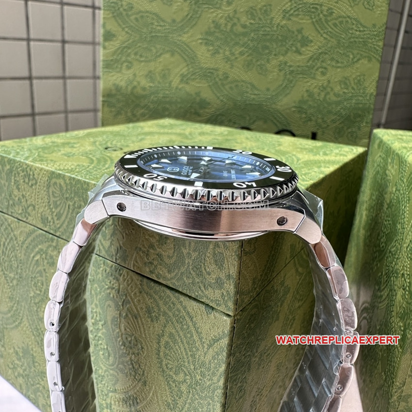 Gucci 1:1super clone2024 new blue dialsteel bracelet model YA136362side live photo