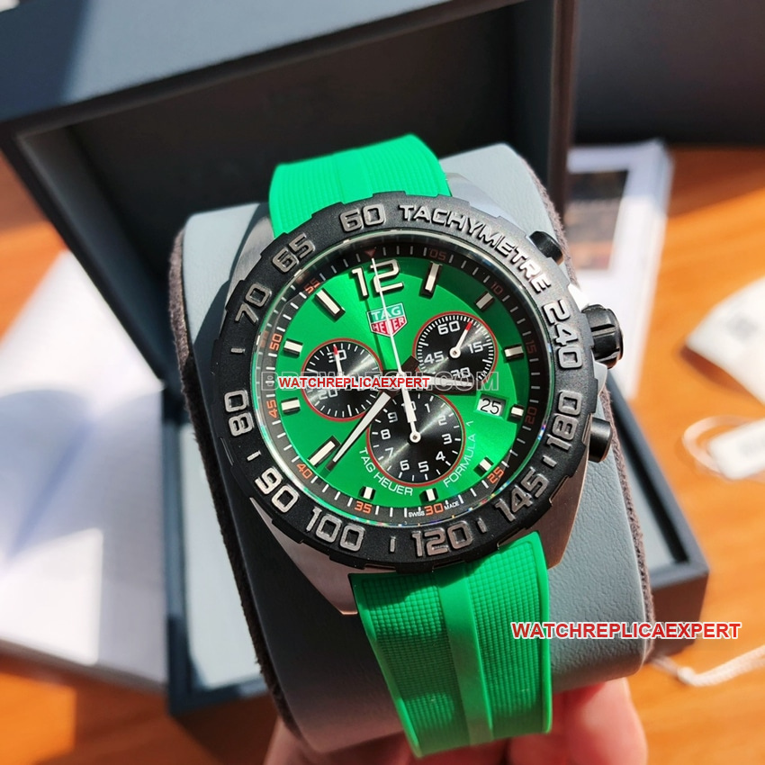 TAG Heuer F1top-tier replicagreen dialchronographCAZ101AP.FT8056front live photo