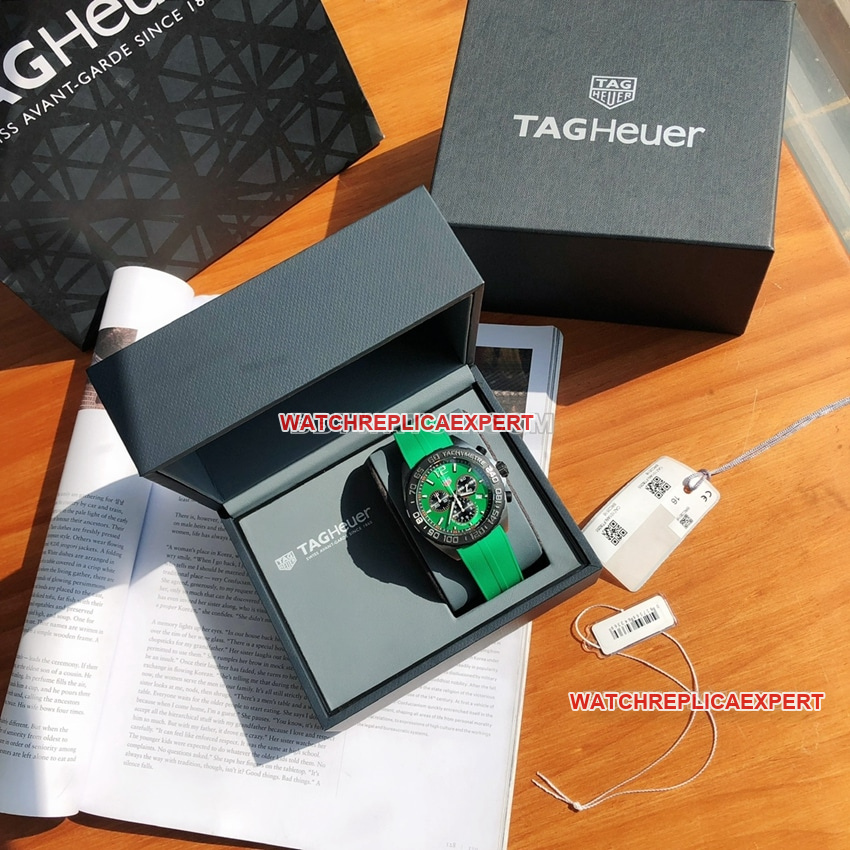 TAG Heuer F1top-tier replicagreen dialchronographCAZ101AP.FT8056front live photo