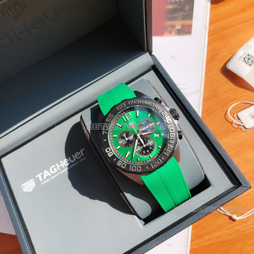 TAG Heuer F1top-tier replicagreen dialchronographCAZ101AP.FT8056front live photo