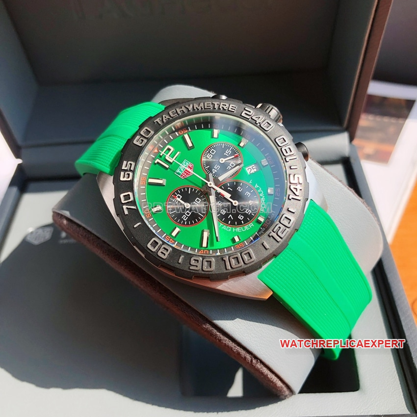 TAG Heuer F1top-tier replicagreen dialchronographCAZ101AP.FT8056front live photo