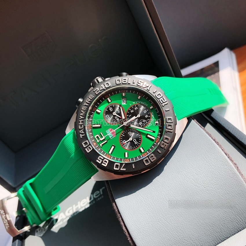 TAG Heuer F1top-tier replicagreen dialchronographCAZ101AP.FT8056front live photo