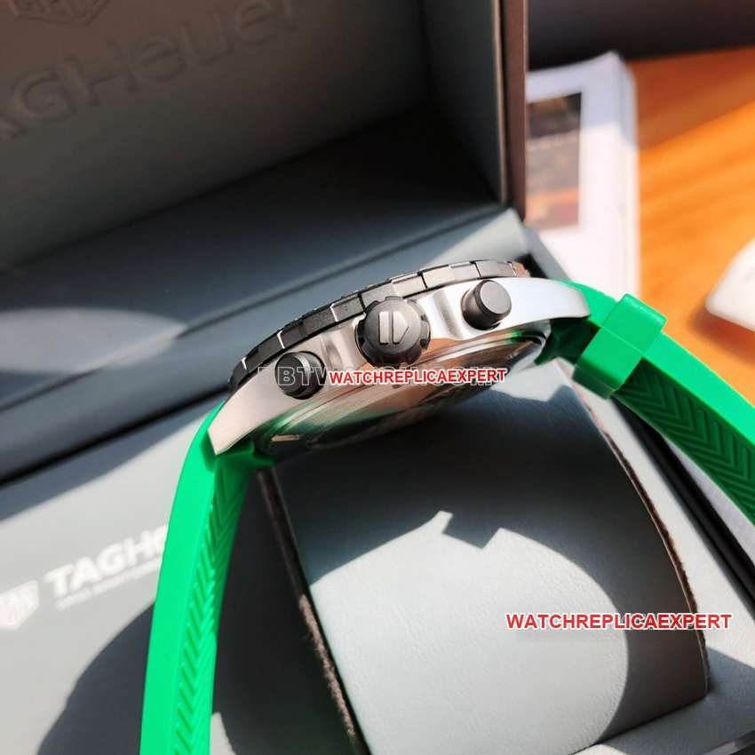 Tag Heuer F1top-tier replicagreen dialchronographCAZ101AP.FT8056side live photo
