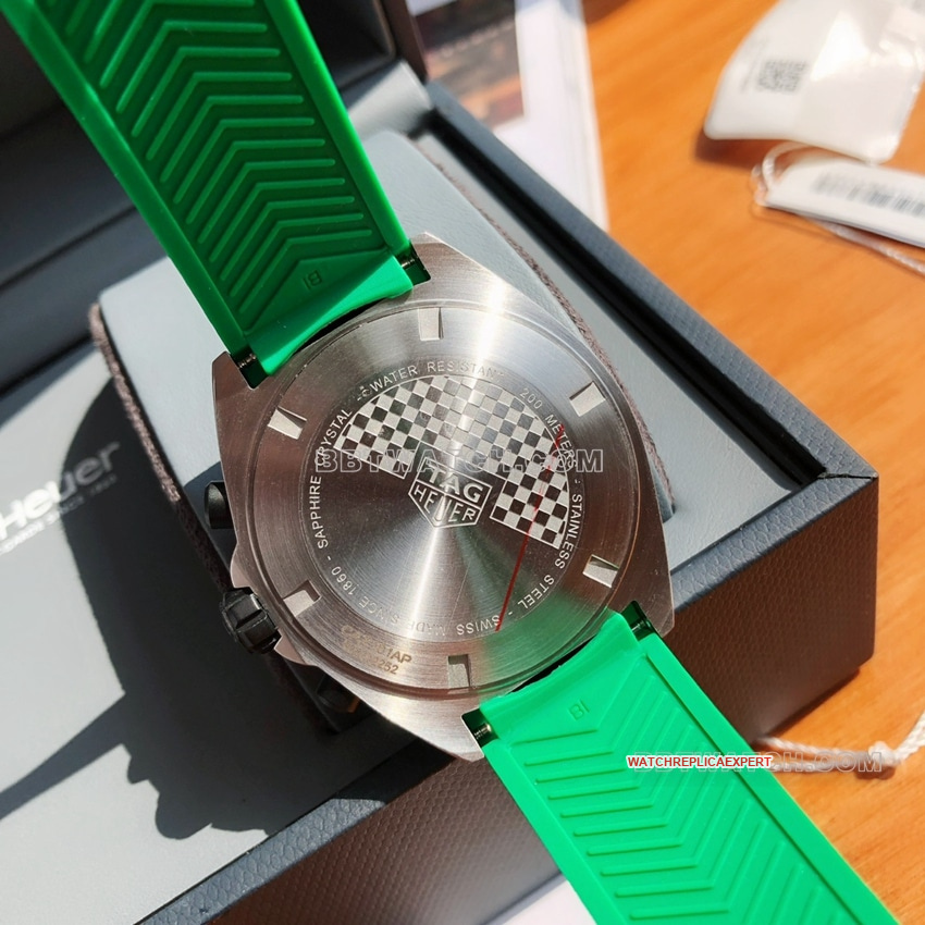 TAG Heuer F1top-tier replicagreen dialchronographCAZ101AP.FT8056caseback live photo
