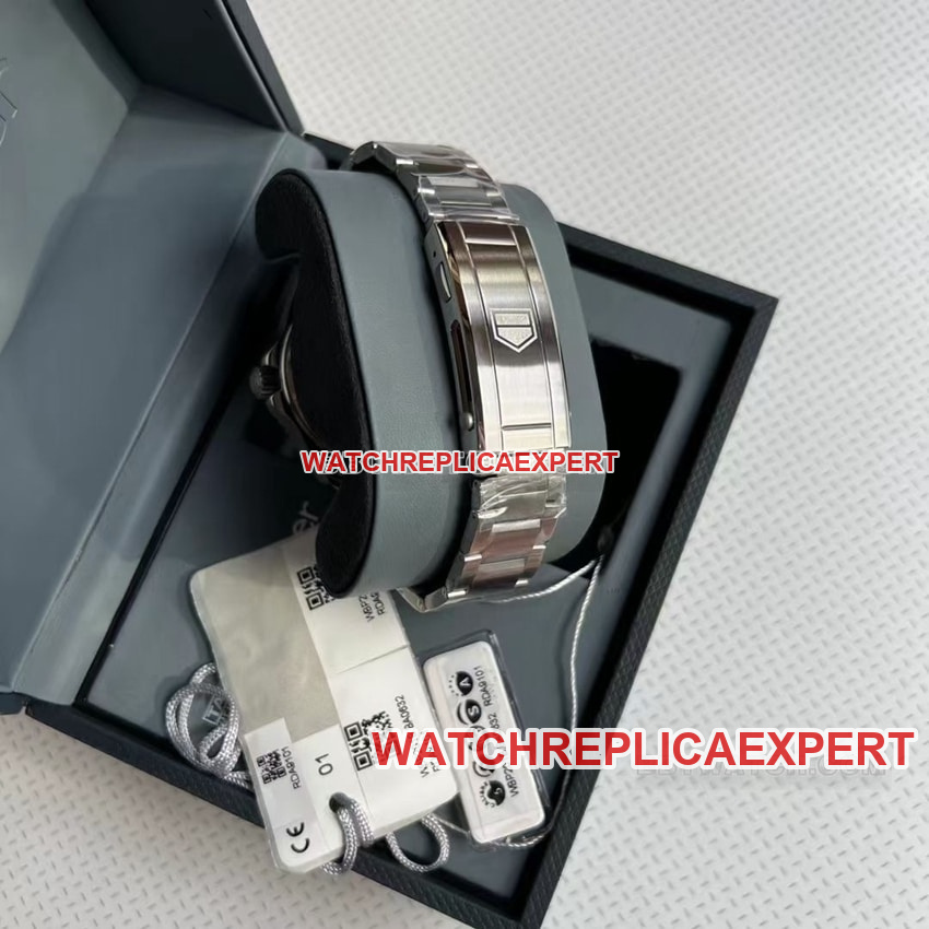 TAG Heuer Aquaracer silver gray plate steel bracelet model WBP201C.BA0632braceletlive photos