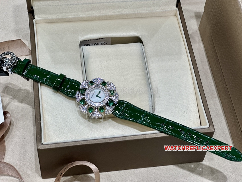 Bvlgari1:1super white mother of pearl dial green model 103505front live photo