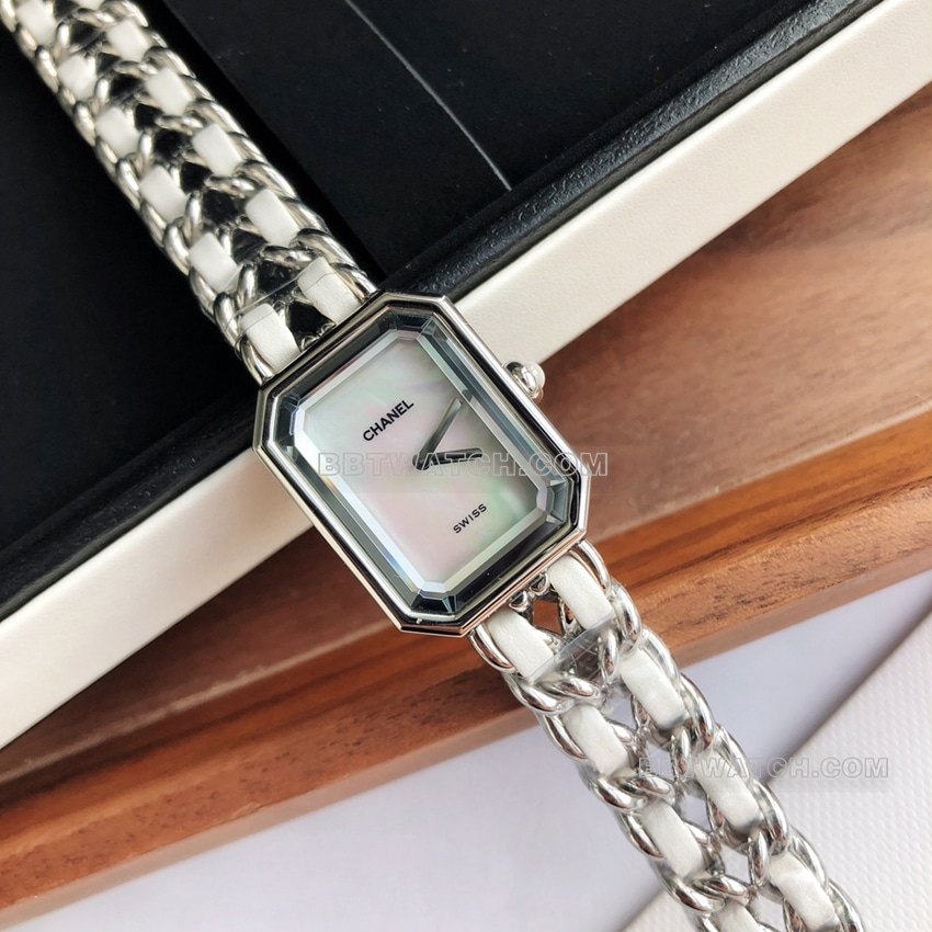 Chaneltop-tier 1:1high-quality replicawhite dial leather chain braceletletH1639front live photo