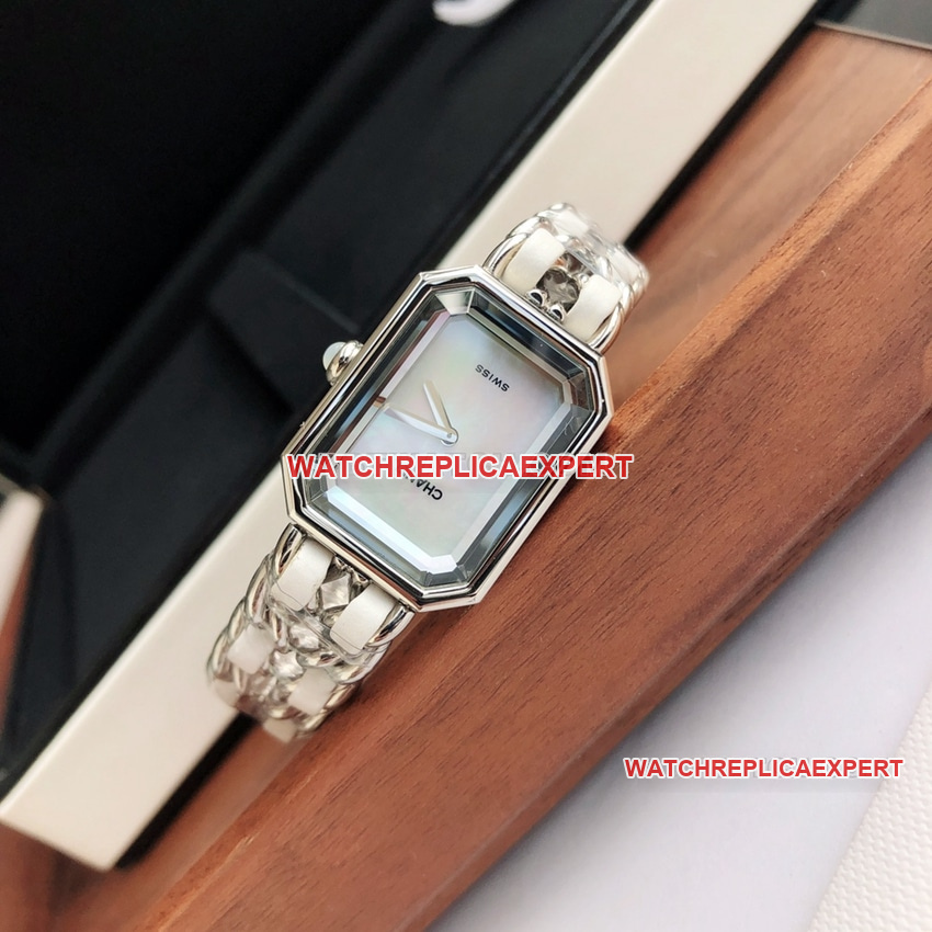 Chaneltop-tier 1:1high-quality replicawhite dial leather chain braceletletH1639front live photo