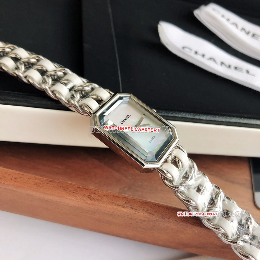 Chaneltop-tier 1:1high-quality replicawhite dial leather chain braceletletH1639front live photo