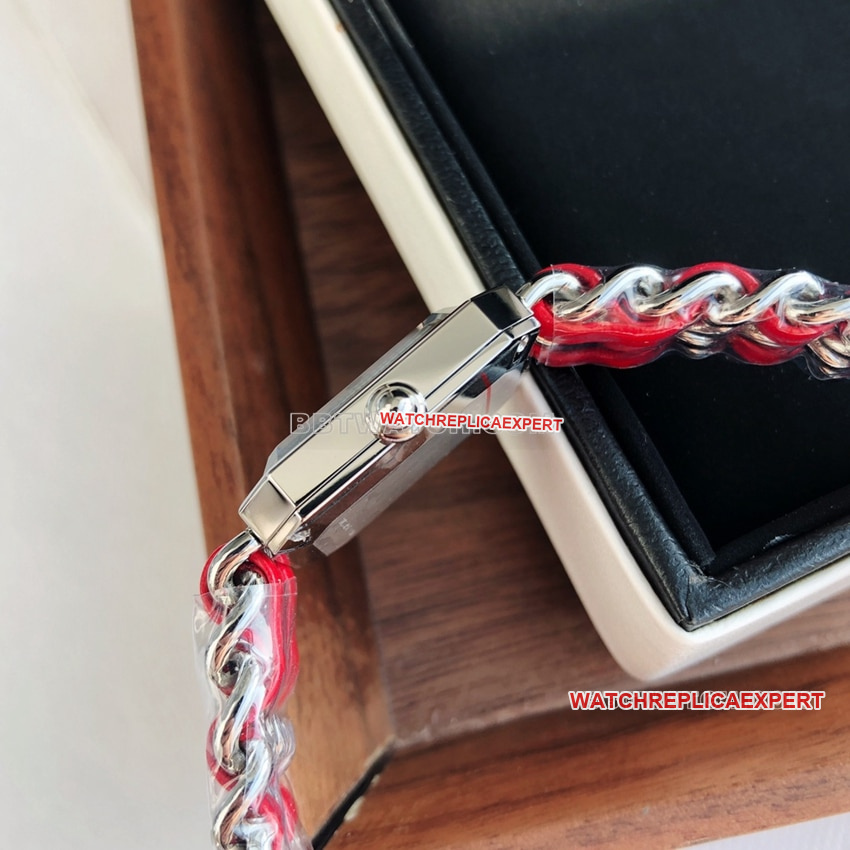 Chaneltop-tier white mother-of-pearl dial red leather chain braceletside live photo