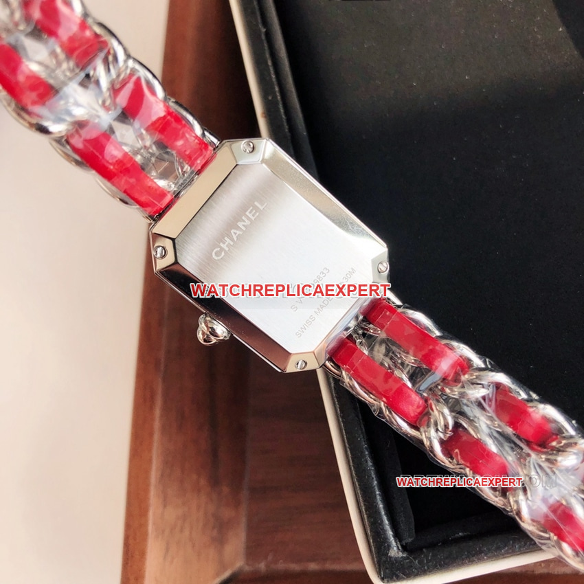 Chaneltop-tier white mother-of-pearl dial red leather chain braceletcaseback live photo