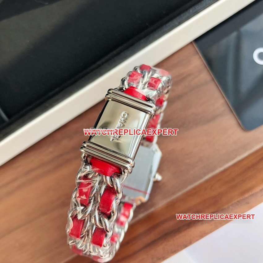 Chaneltop-tier white mother-of-pearl dial red leather chain braceletcaseback live photo