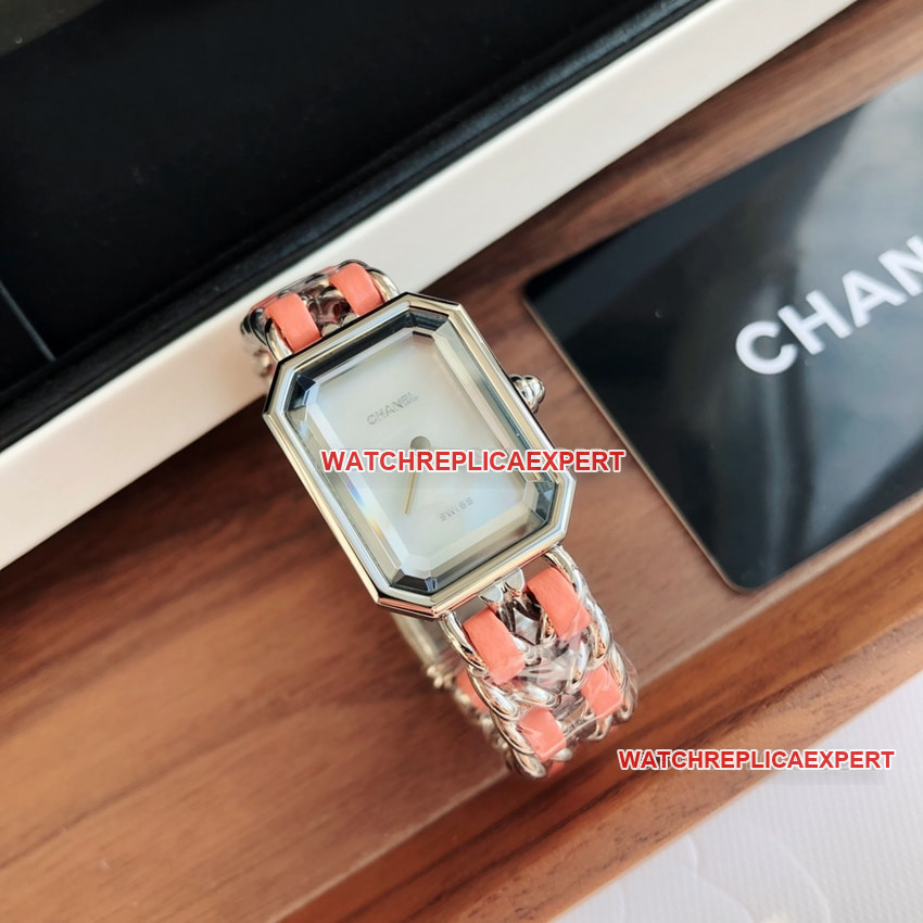 Chanel1:1super white mother-of-pearl dial pink leather chain braceletfront live photo