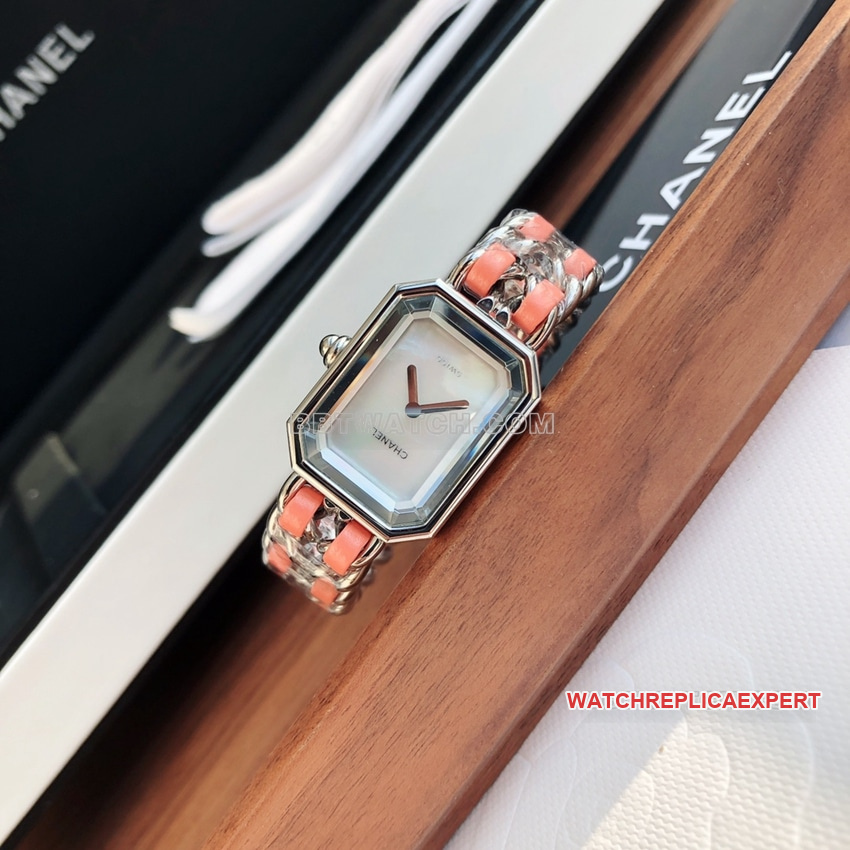 Chanel1:1super white mother-of-pearl dial pink leather chain braceletfront live photo