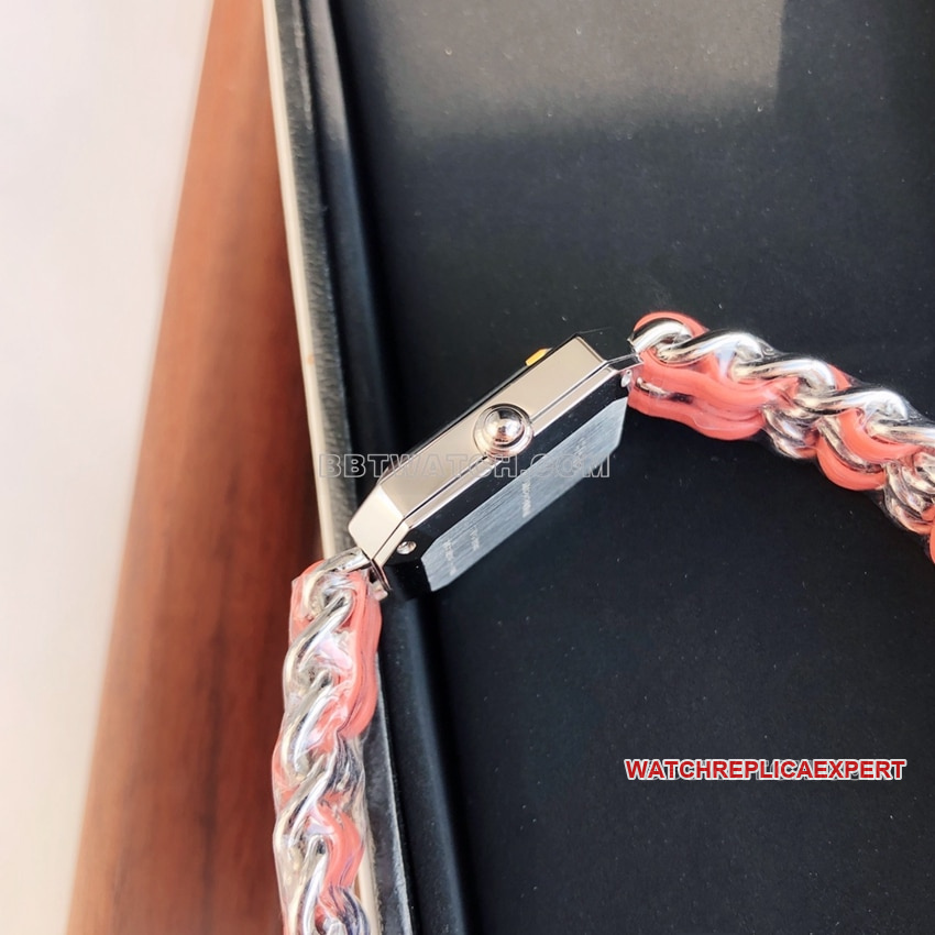 Chanel1:1super white mother-of-pearl dial pink leather chain bracelet side live photo
