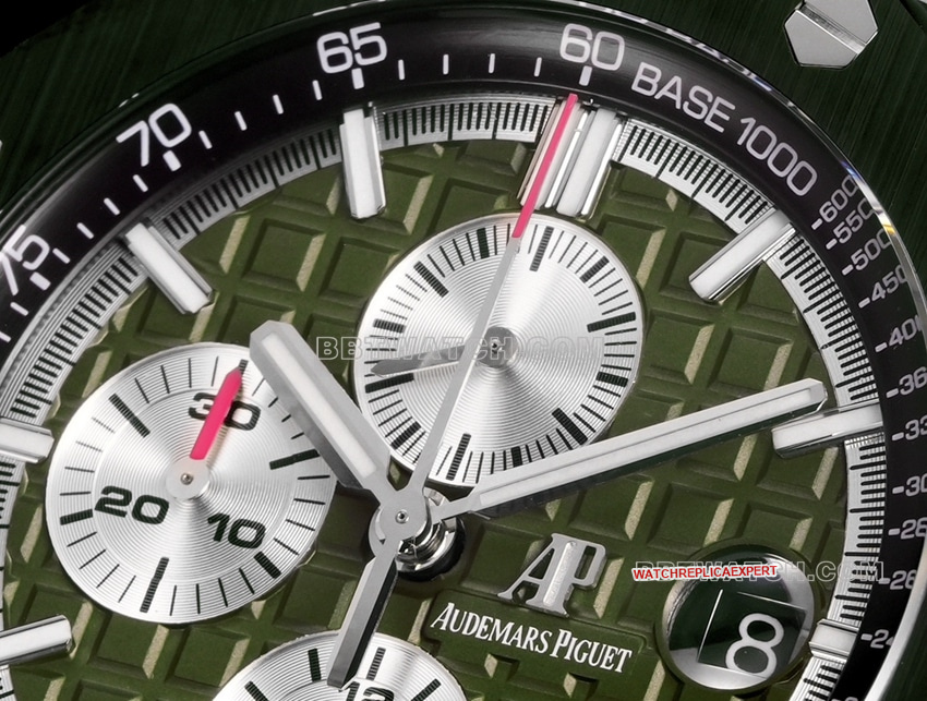 TW factory Audemars PiguetRoyal Oak offshore type top-tier khaki green dial rubber model 26400front live photo