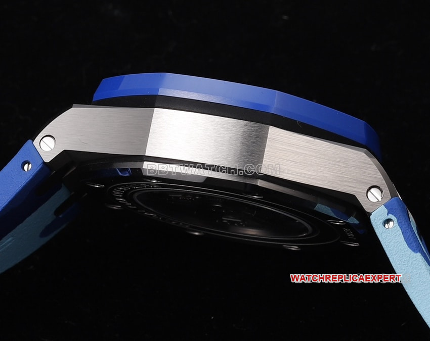 TW factory Audemars PiguetRoyal Oak offshore top-tier 1:1high-quality replicablue dial rubber model 26400side live photo