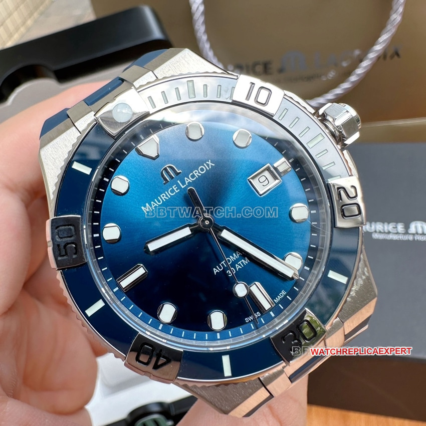 Emmy 1:1super cloneblue dial rubber model AI6058front live photo
