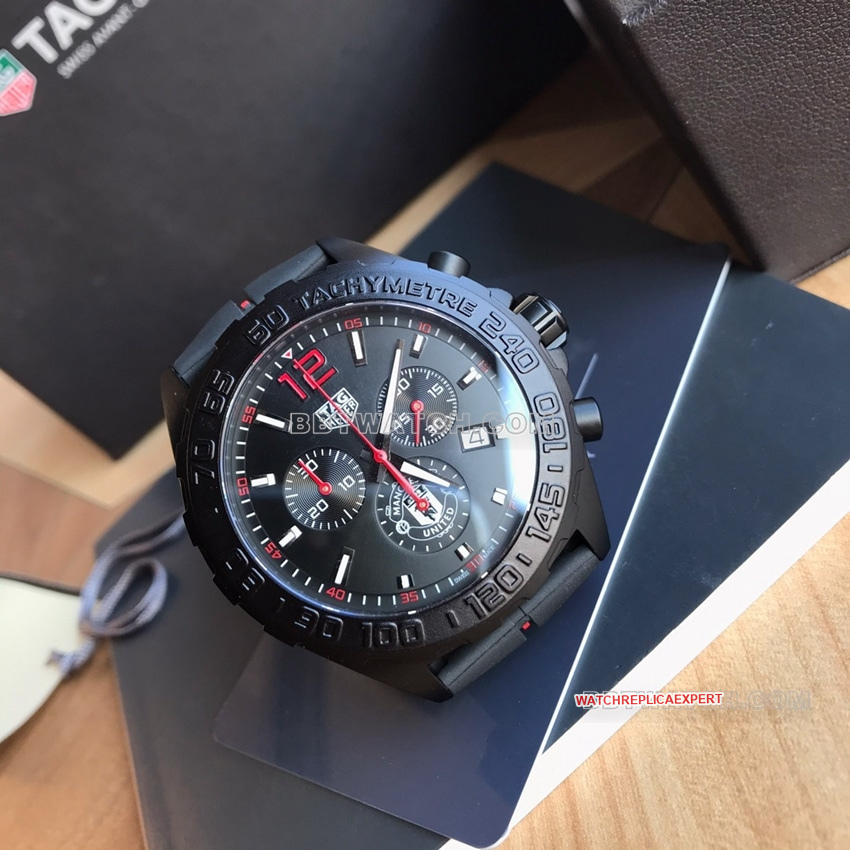 Tag Heuer F1top-tier 1:1high-quality replicablack dial Manchester United CAZ101Jfront live photo